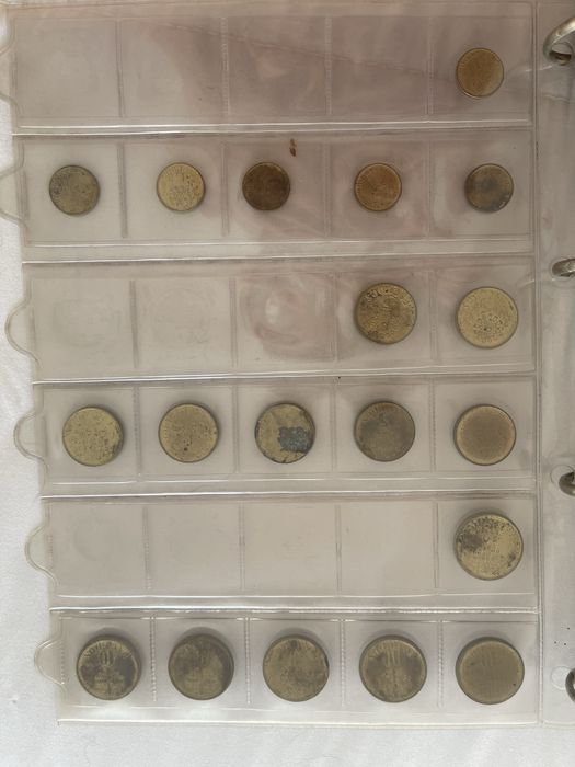 Coleçào de cerca de 100 moedas nacionais essencialmente