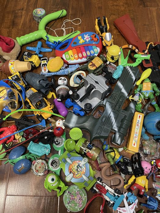 Продам Лот іграшок