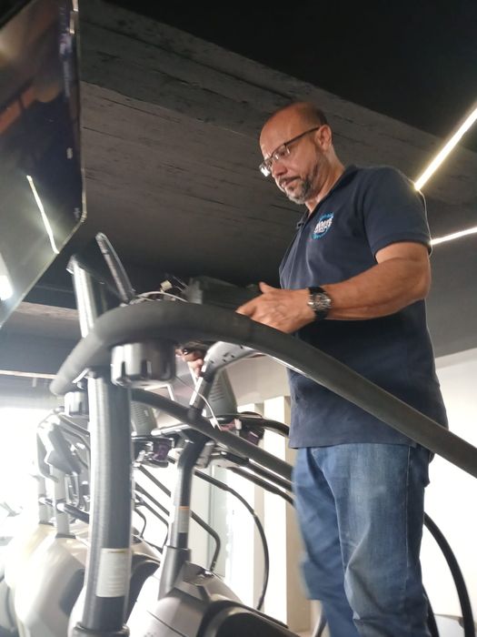 Manutenção e preventiva, equipamento de ginásio