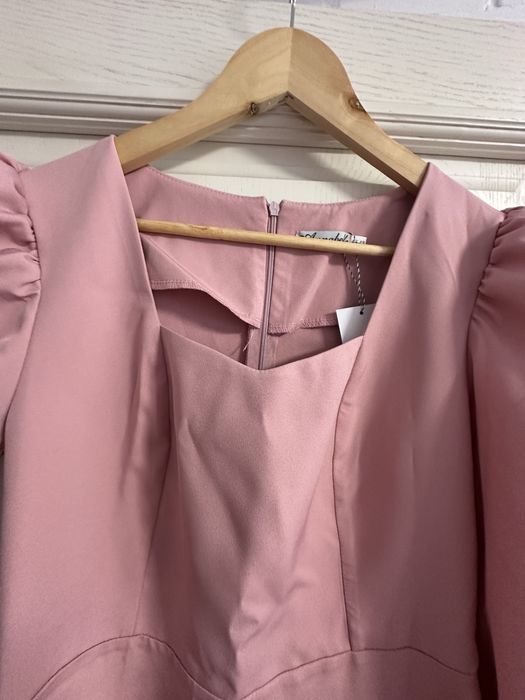 Сукня пудрова нова