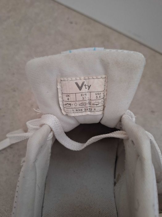 Adidasy damskie firmy Vty w rozmiarze 37.