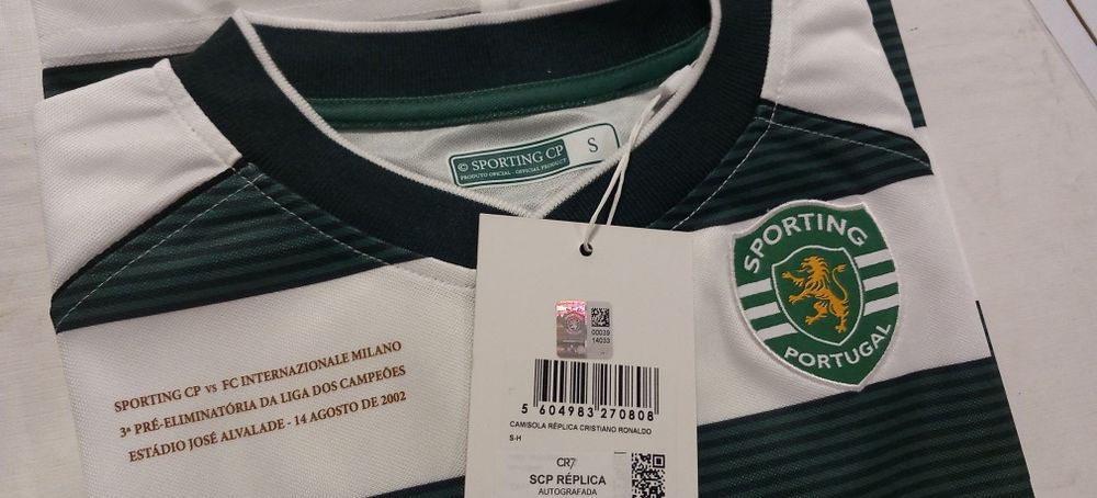 Camisola emoldurada autografada CR7 Debut