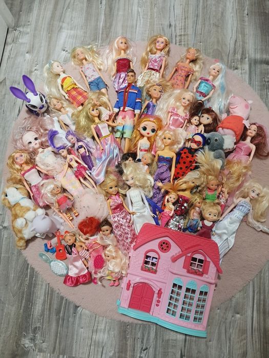 Zestaw lalek akcesoria i inne zabawki dla dziewczynki