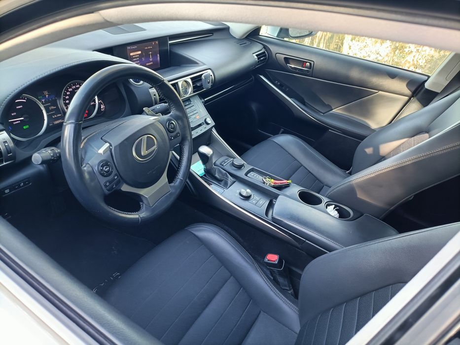 Vendo Lexus IS300h