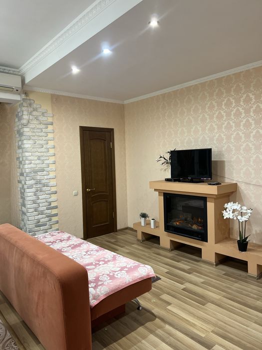 Здам подобово 2 кімнатну квартиру студія з видом на Дніпро та місто