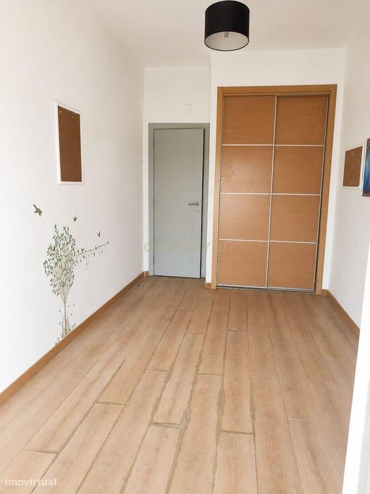 Apartamento T3 em Santo António da Charneca, Barreiro