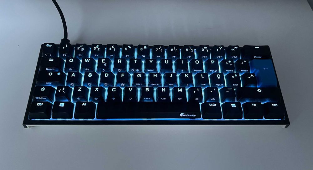 Ducky One 2 Mini 60% Cherry MX Brown — Layout PT — Como novo