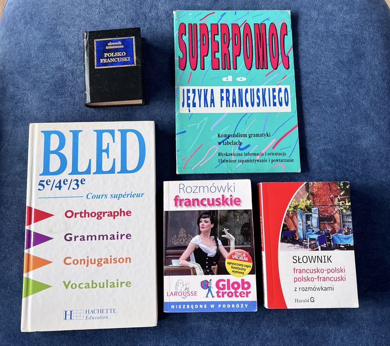 Zestaw książek do nauki języka francuskiego – gramatyka, słownik