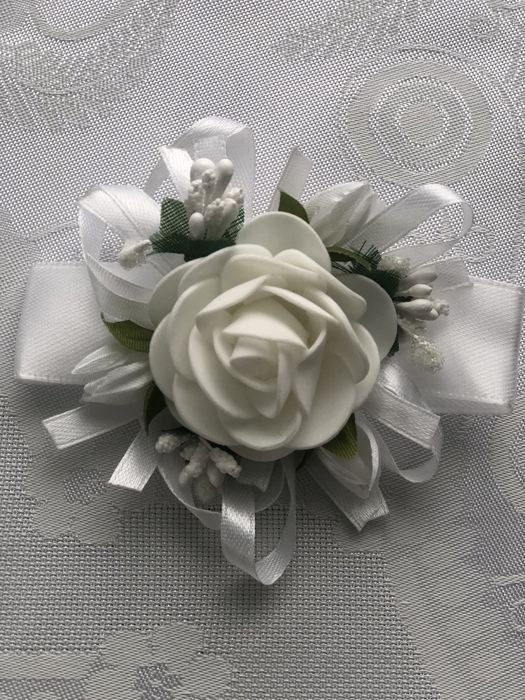 Весільні бутонєрки