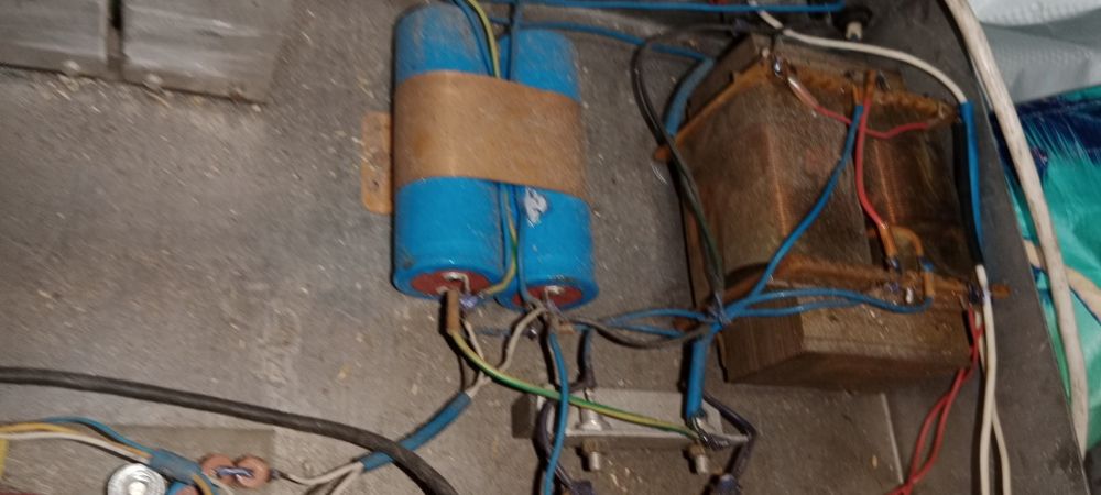 Wzmacniacz do gitary własnej roboty lata 90