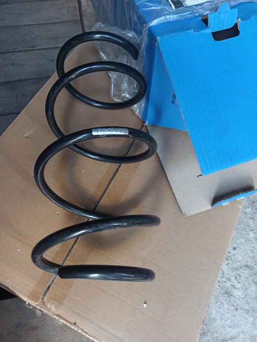 2 передние пружины Wolkswagen Polo Sachs 993 225