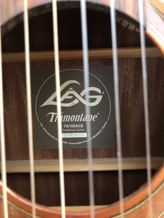 Guitarra clássica LÂG (francesa)