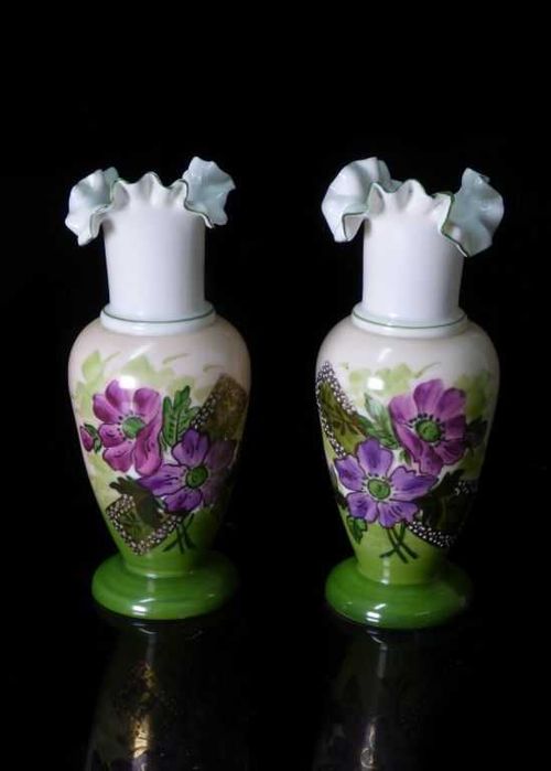 Par de Jarras Antigas em Porcelana