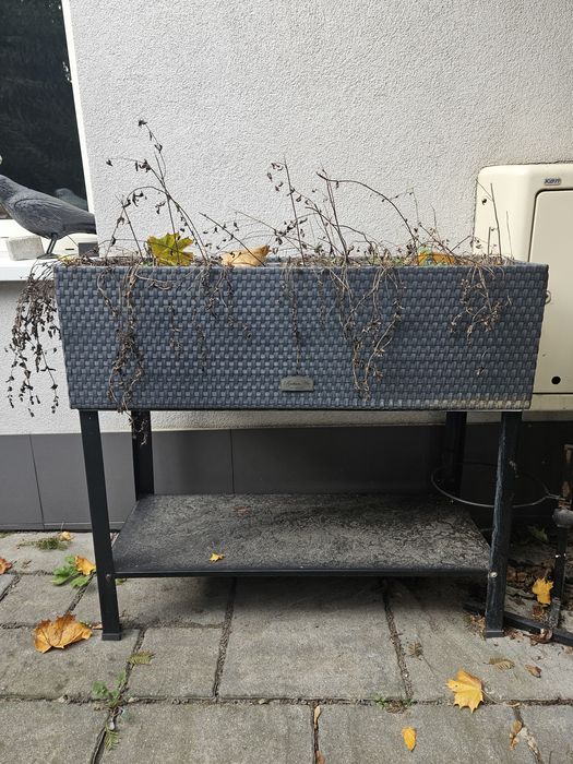 Ziołownik Rattan z systemem nawadniania