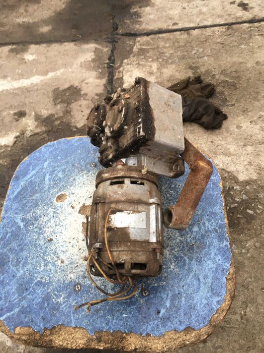 Редуктор с двигателем мотором редуктор слайсера дровокола идеал СССР