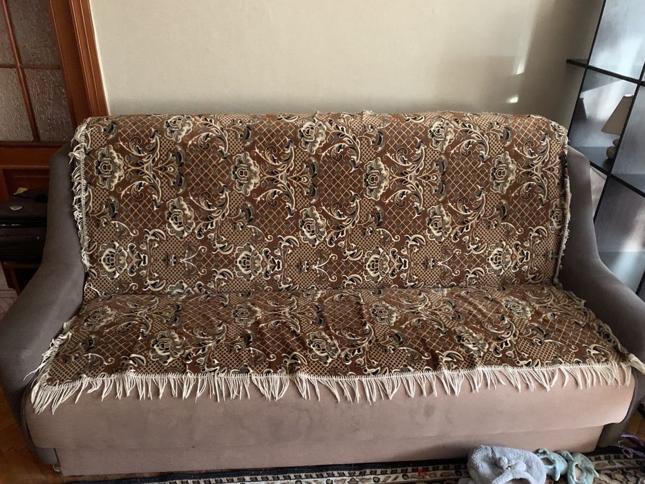 Продам диван в зал і два розкладних крісла