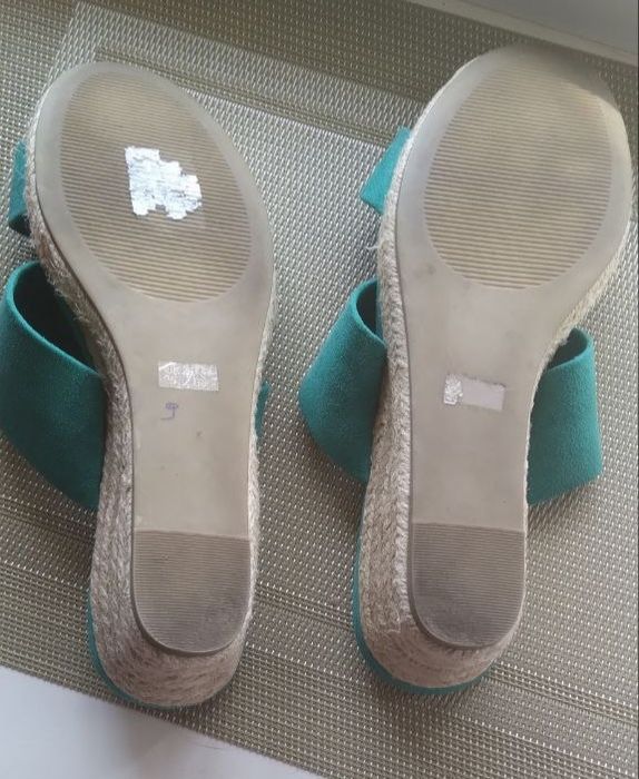 Шльопанці,сланці,тапки жіночі