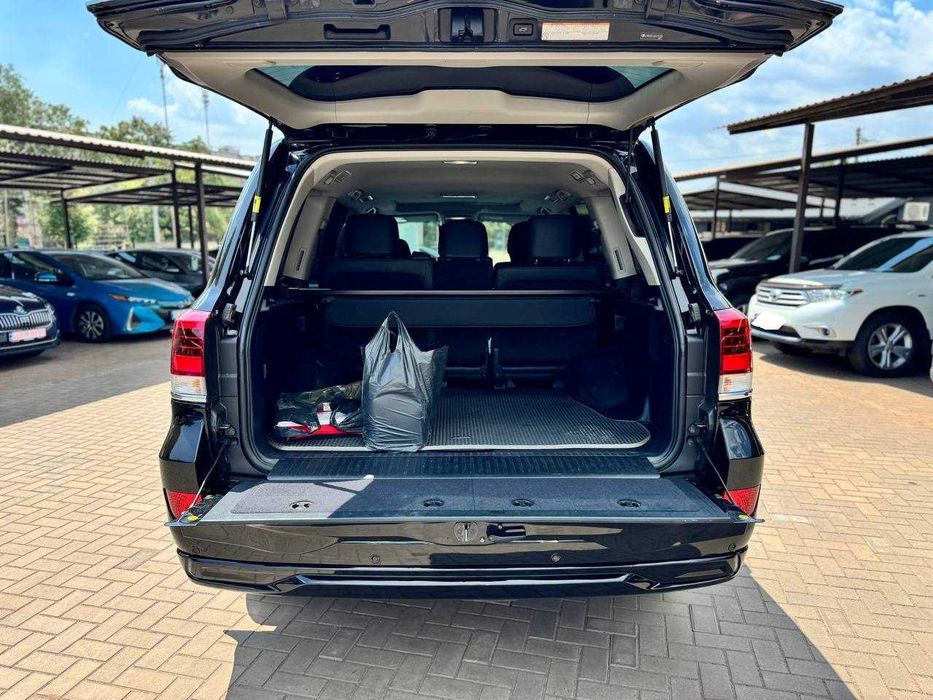 Toyota Land Cruiser 200