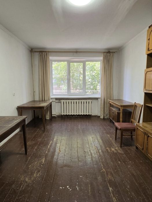 Продається 2х кімнатна ЧЕШКА в р-ні ТЦ МАЙДАН (ГЕРОЇВ МАЙДАНУ), 1ий високий поверх, БЕЗ ПОДАТКУ!