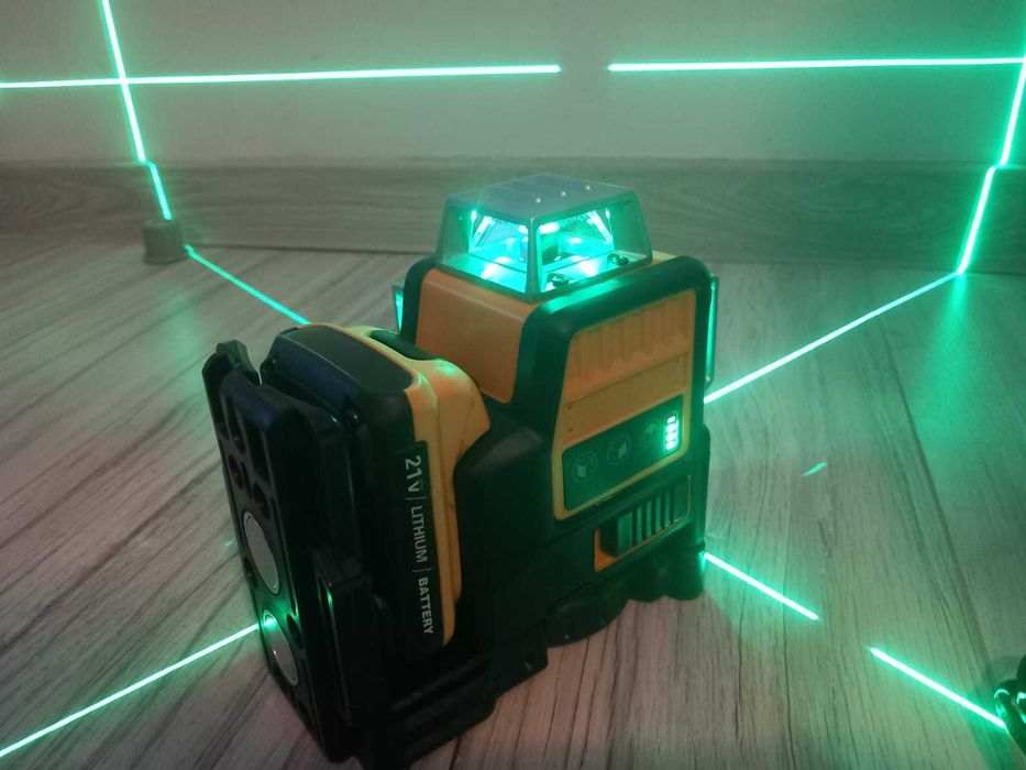 Poziomica laserowa 12 linii, 3D. 360° zielony laser samopoziomujący