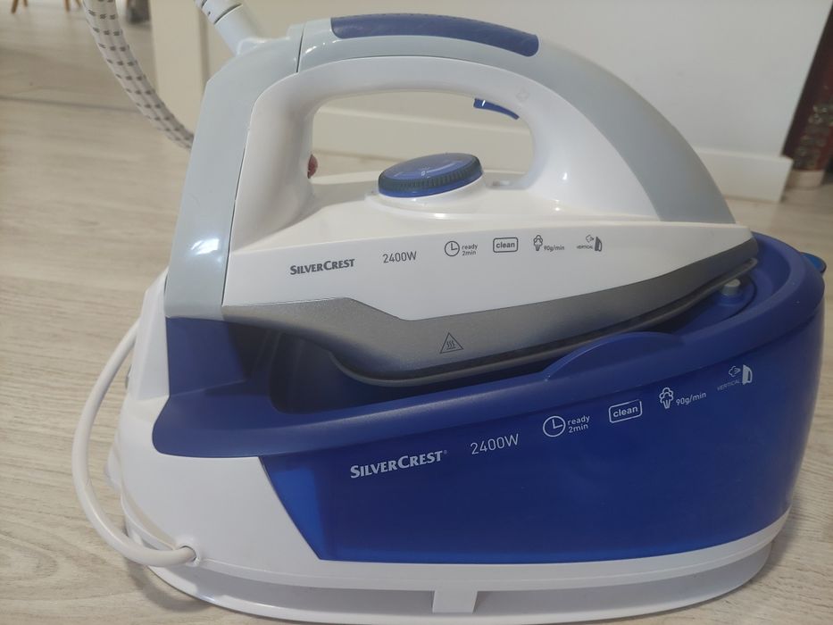 Ferro de engomar com caldeira