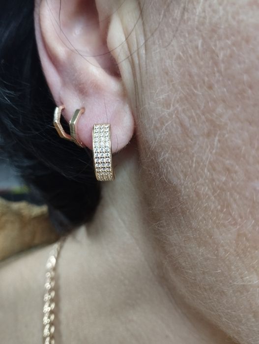 Золотые сережки 2.88 грамма