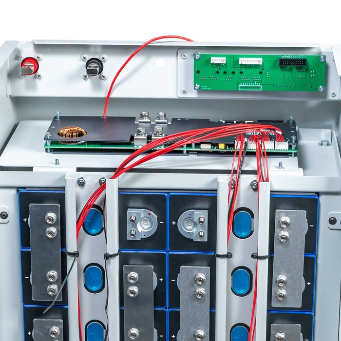 Zestaw fotowoltaiczny hybrydowy Deye 12kWh + Magazyn energii 16kWh
