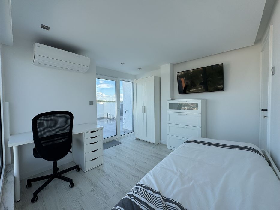 Quarto em Alfragide ultimo piso