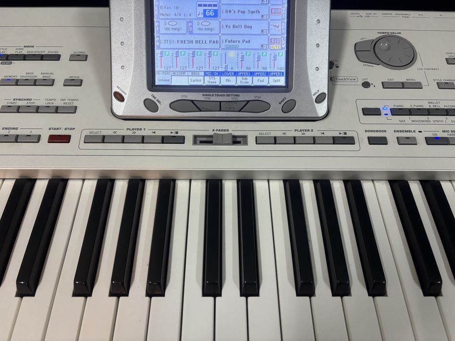 Korg pa2x + pack de ritmos e sons portugueses