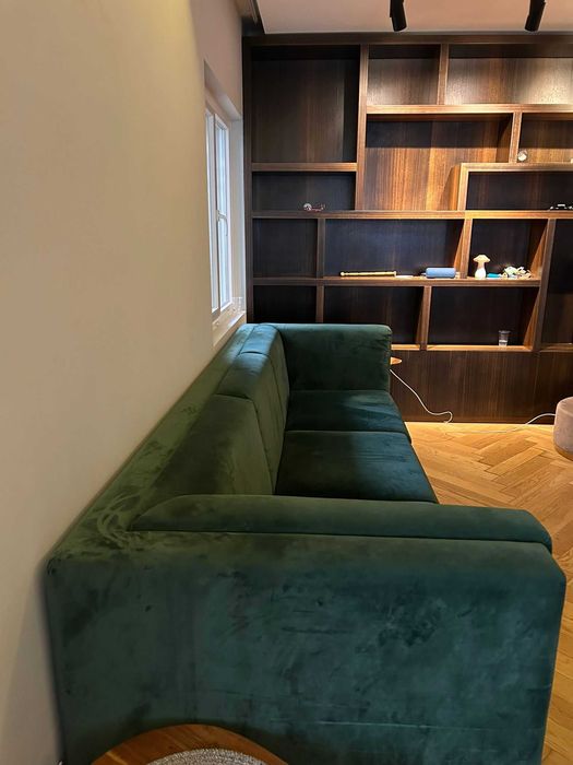 Lindo sofá verde 3 lugares semi-novo