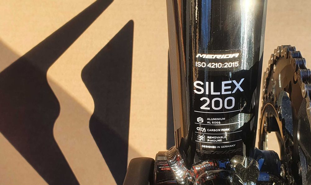 Merida Silex 200 NOWY rok modelowy 2023 rozmiar "M"  Gravel Super rama