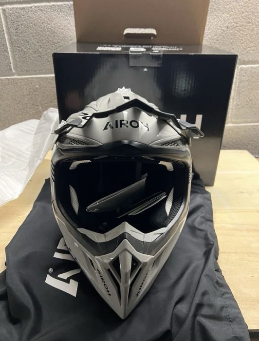 Airoh Twist 3, Aviator 3 , Aviator Ace 2, Commander 2