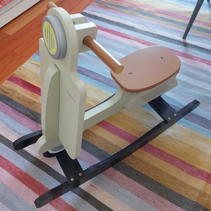 Cavalinho de baloiço criança scooter/ vespa