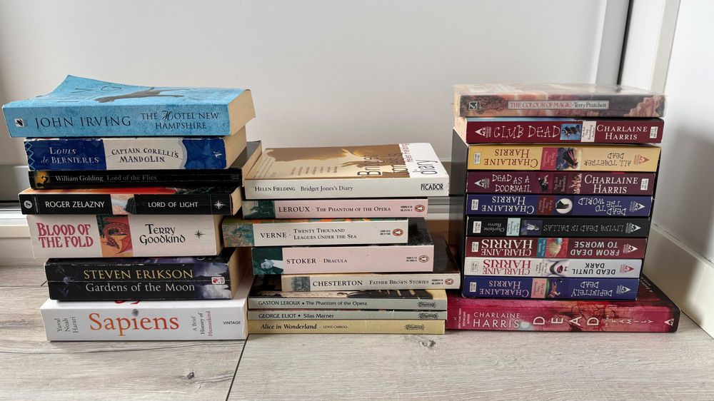 Sprzedam 22 książki w języku angielskim, fantasy i klasyka