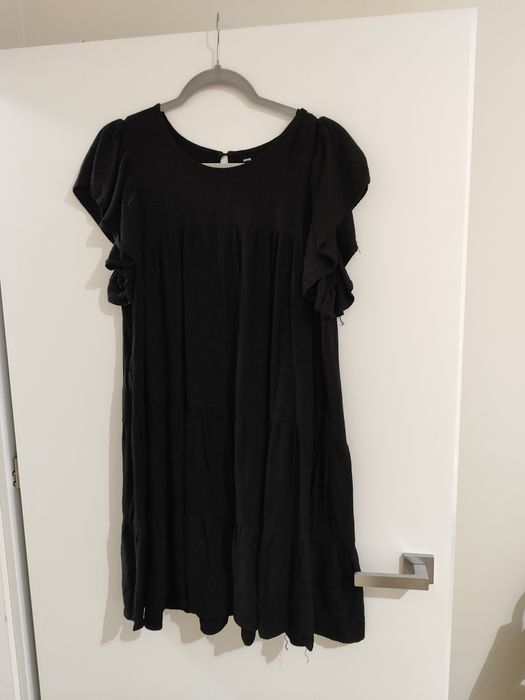 Czarna sukienka babydoll