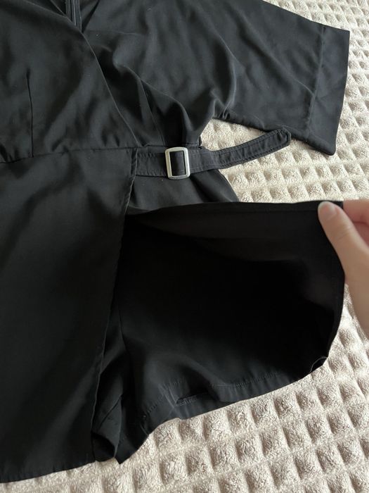 Красивий чорний комбінезон, р. S/8/36, стан ідеальний, можливий торг