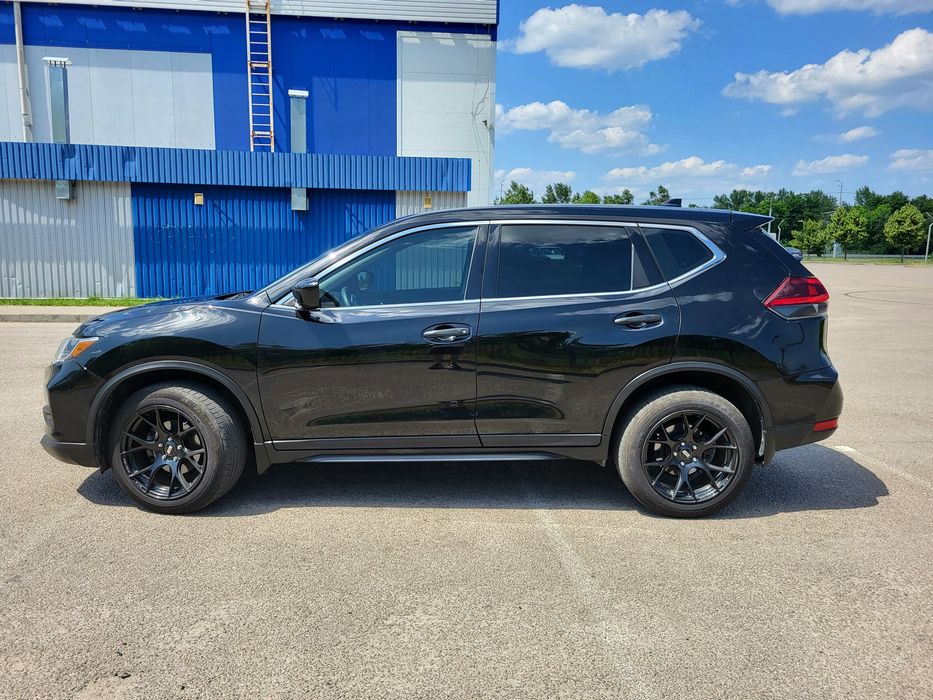 Продам Nissan Rouge
