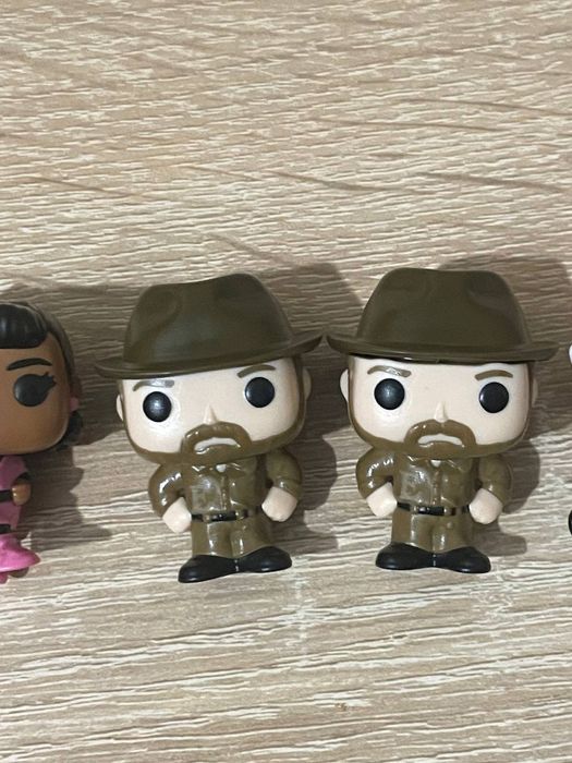 Продаю фігурки дивні дива