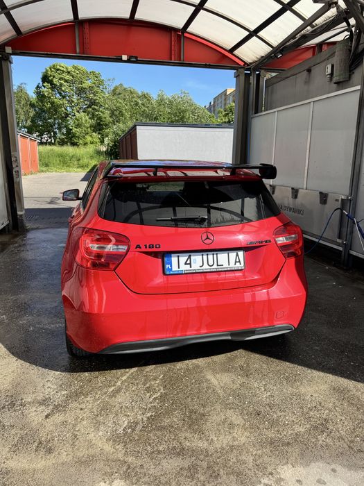 MERCEDES  - Benz A180