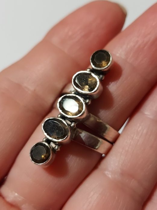 Piękny srebrny pierścionek kwarc dymny/topaz