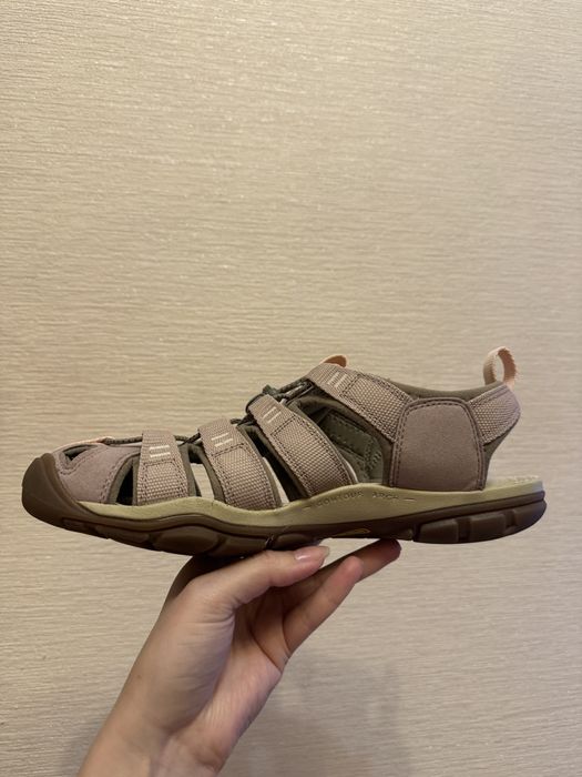 Босоніжки сандалі трекінгові Keen,розмір 40