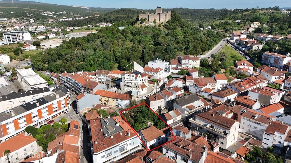 Prédio no centro de Pombal — Abiul, Leiria