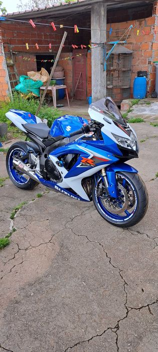 Vendo ou troco Suzuki GSXR 600 K8