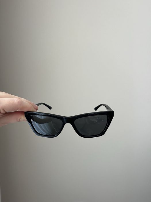 Óculo de sol emporio Armani massa preto cat eye