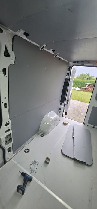 Zabudowa Ducato przestrzeń ładunkowa L3H2