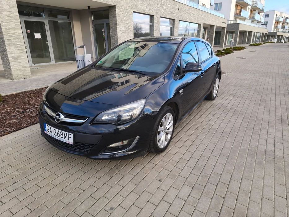 Opel Astra 1.4 moc 140 ,Serwisowany,Podgrzewane fotele i kierwonica,Bezwypadkowy