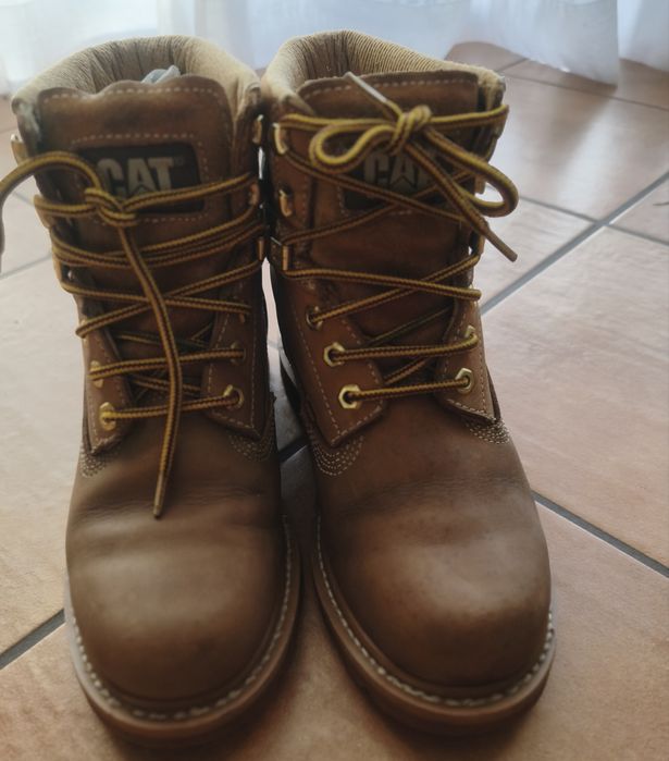 Sprzedam bardzo solidne, brązowe trapery marki Caterpillar w roz.39