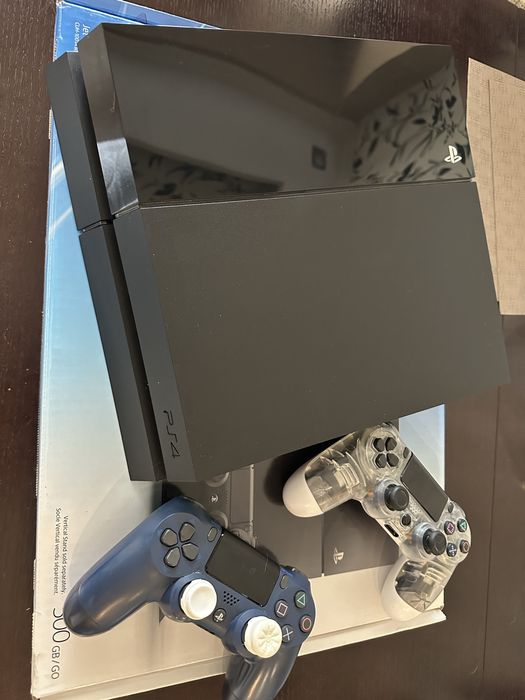 Продам PlayStation 4 500GB (CUH-1001A, USA версія)