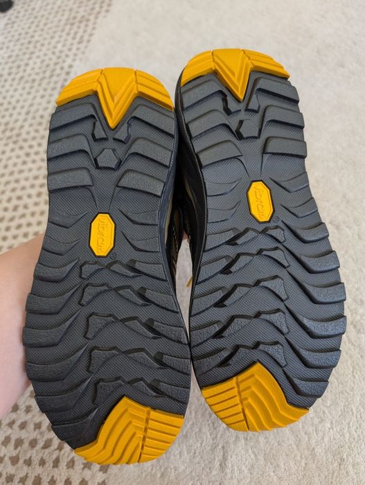 Демісезонні кросівки Zara 36р.