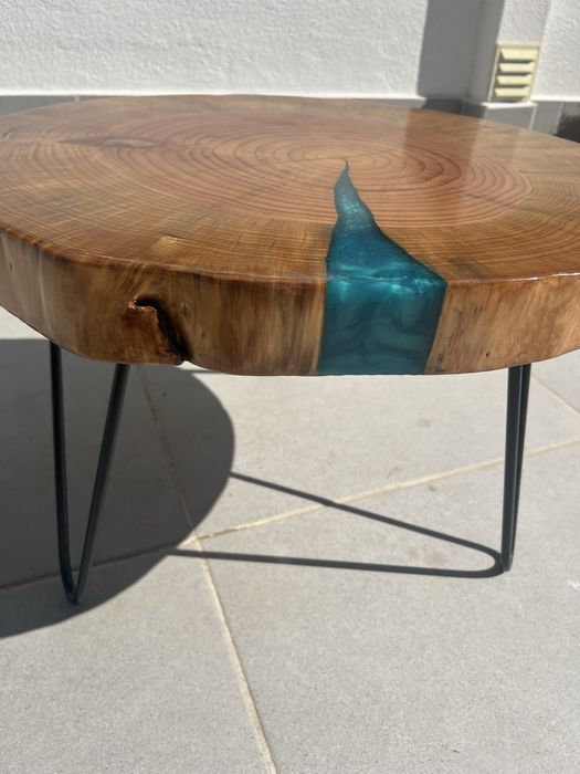 Mesa de centro madeira com epoxy